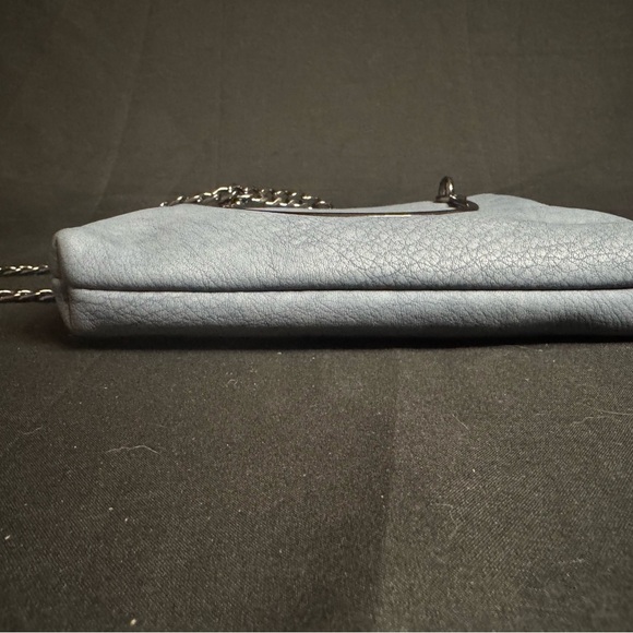 Elegant Gray Chain Shoulder Bag - Picture 9 of 9